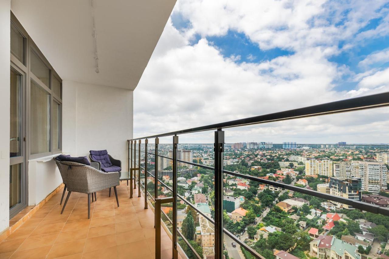 Razor Apartment With Terrace, Kamanina Odessa Buitenkant foto